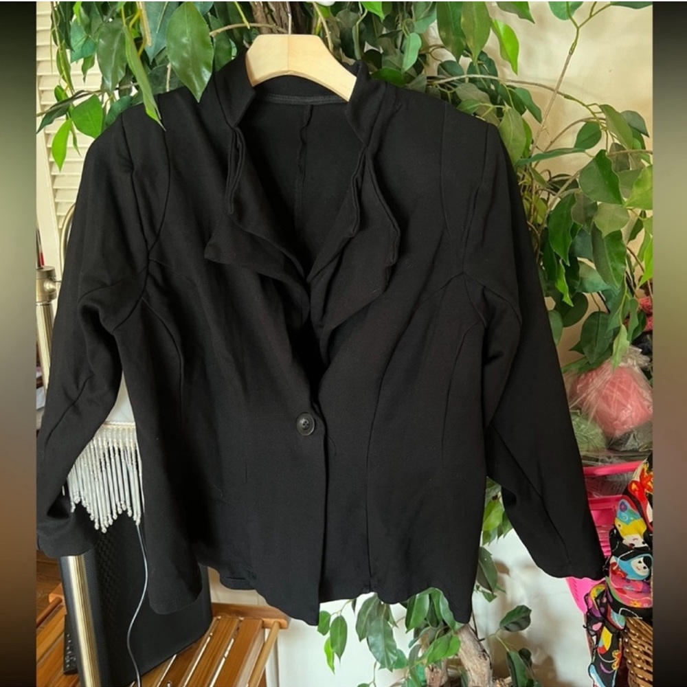 Elegant Black Women's Ruffle Blazer